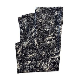 𝐁𝐀𝐋𝐀𝐍𝐂𝐄 𝐂𝐎𝐋𝐋𝐄𝐂𝐓𝐈𝐎𝐍 𝐅𝐋𝐎𝐑𝐀𝐋 𝐋𝐄𝐆𝐆𝐈𝐍𝐆𝐒